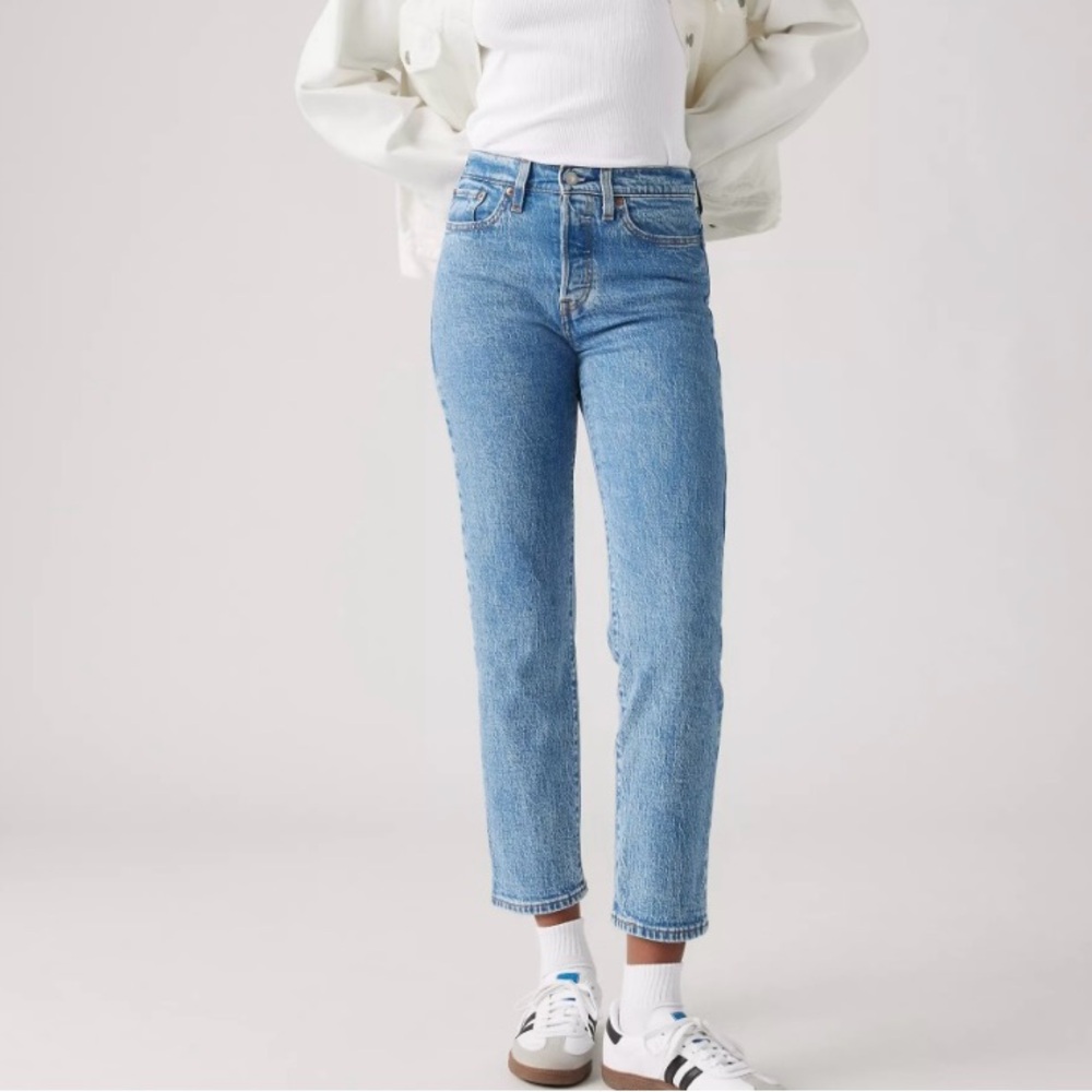 Levi’s Wedgie Straight Fit Women’s Jeans Size 27